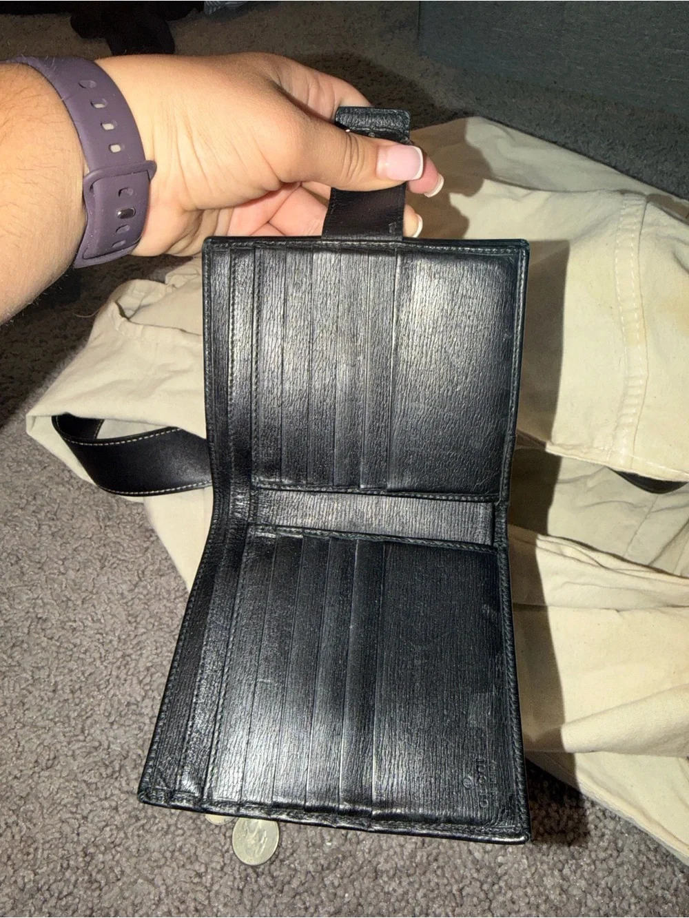 Gucci Black Leather Men's Bi-Fold Wallet with Silver Hardware